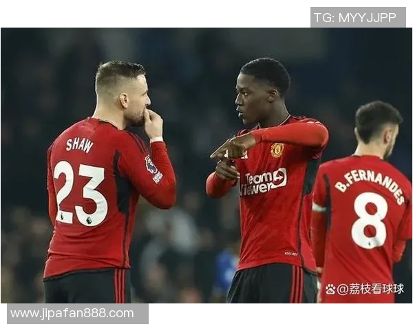 曼联与埃弗顿精彩对决回顾分析及比赛亮点总结