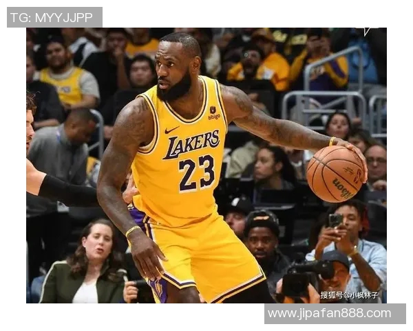 詹姆斯的传奇之路:从天才少年到NBA历史最佳球员的蜕变与成就 詹姆斯的传奇之路:从天才少年到NBA历史最佳球员的蜕变与成就