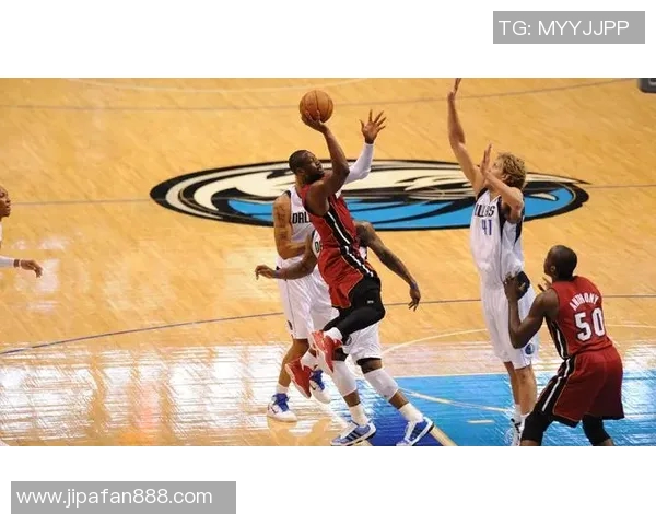 雷霆与火箭圣诞大战激情碰撞NBA赛场再掀热潮 雷霆与火箭圣诞大战激情碰撞NBA赛场再掀热潮
