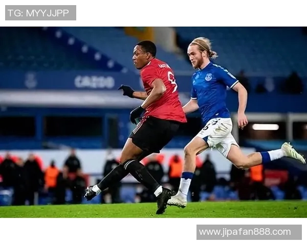 埃弗顿对阵曼联精彩视频直播全程回顾与赛后分析