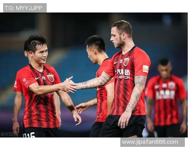 富利与上港激战正酣双方争夺激烈赛场精彩瞬间回顾 富利与上港激战正酣双方争夺激烈赛场精彩瞬间回顾