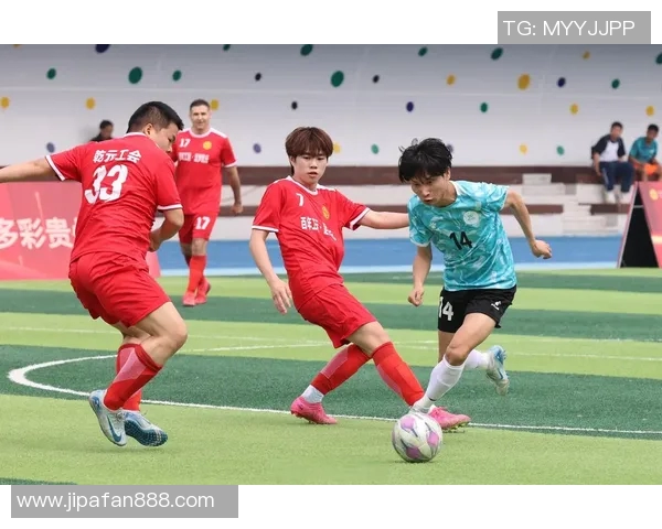 西安足球队默契配合探秘：团队协作如何助力赛场胜利