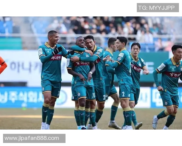 韩国K联赛济州联迎战强敌全力争胜展现球队实力与斗志